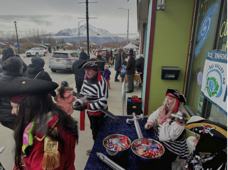 Page 2 Thu. Oct. 29: Trick or Treat, Trunk or Treat, Dance, Skate, and More This Weekend
